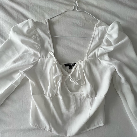 White top - Picture 3 of 4